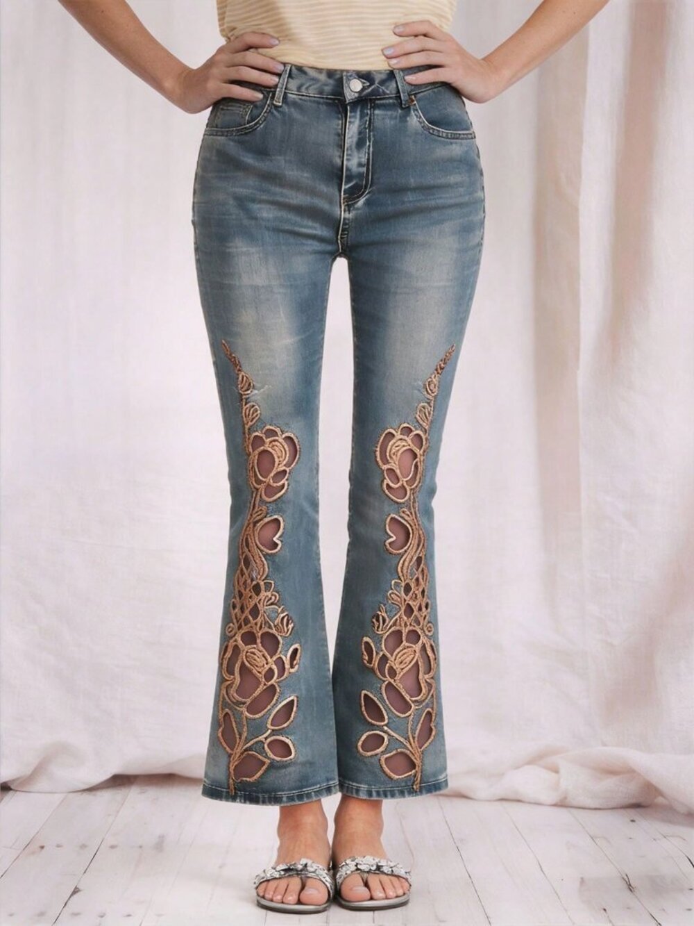 Blue Elegant Women's Flared Jeans - Picture 3 of 8